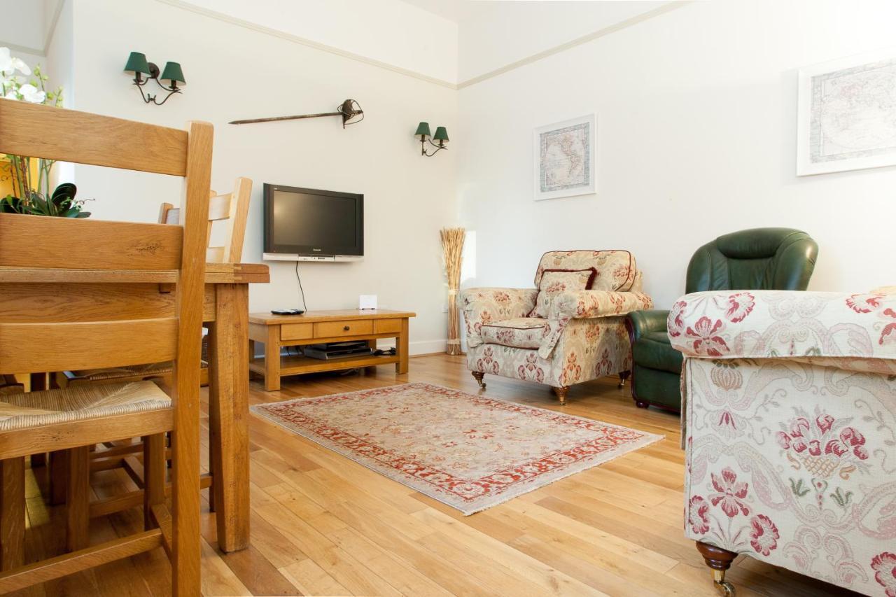 Loch Ness Moat House Apartments Fort Augustus Εξωτερικό φωτογραφία